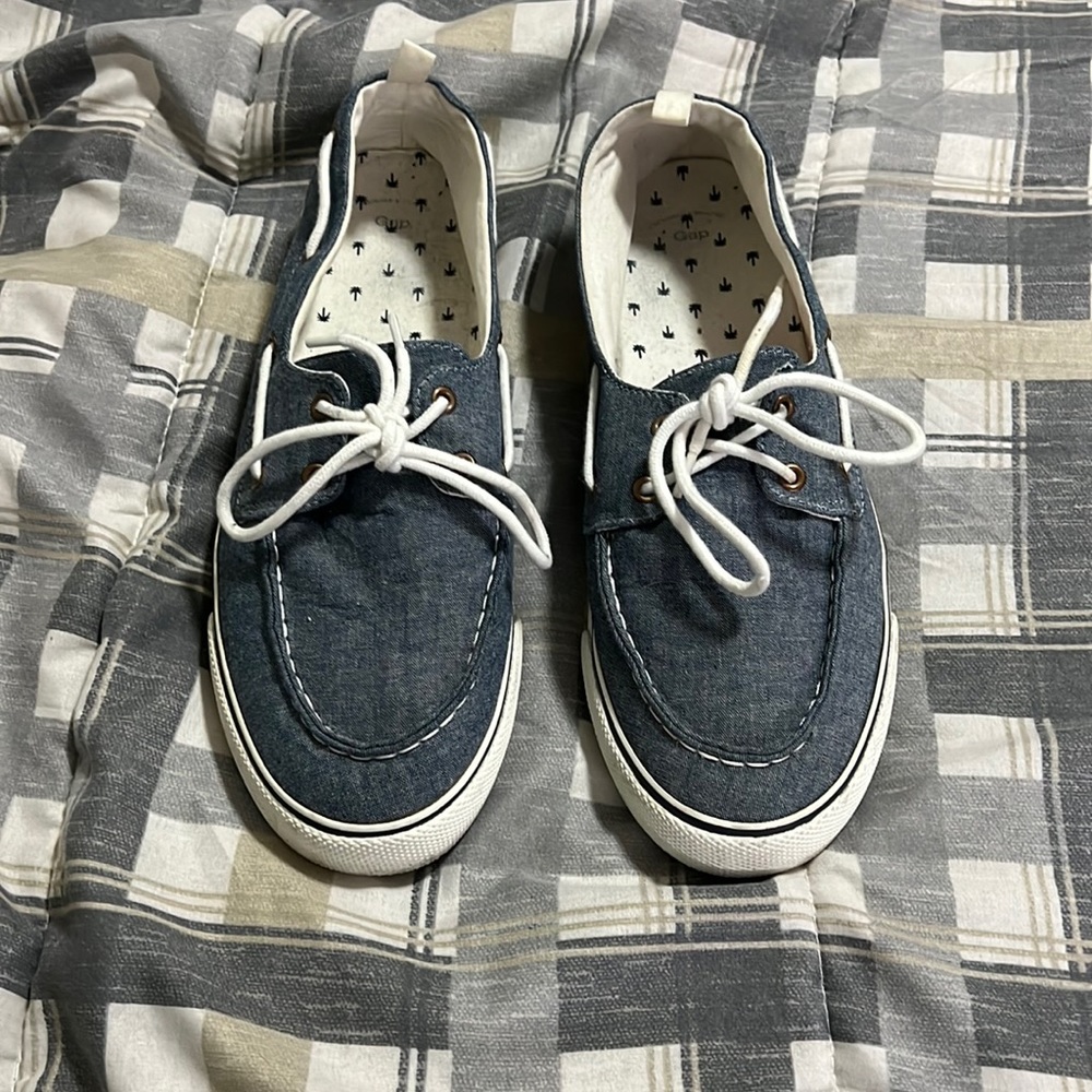 Gap boat shoes